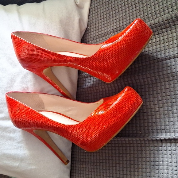 High Heel Pumps w/hidden platform - Picture 1 of 5